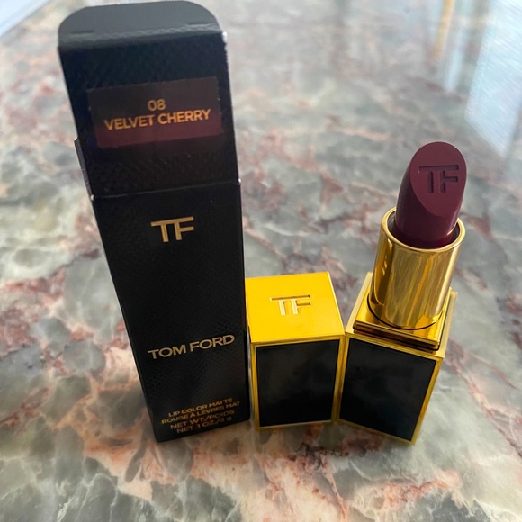 TOM FORD Lipsticks - Picture 2 of 9
